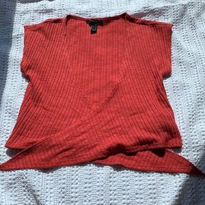 Crop top, Tie in the front.